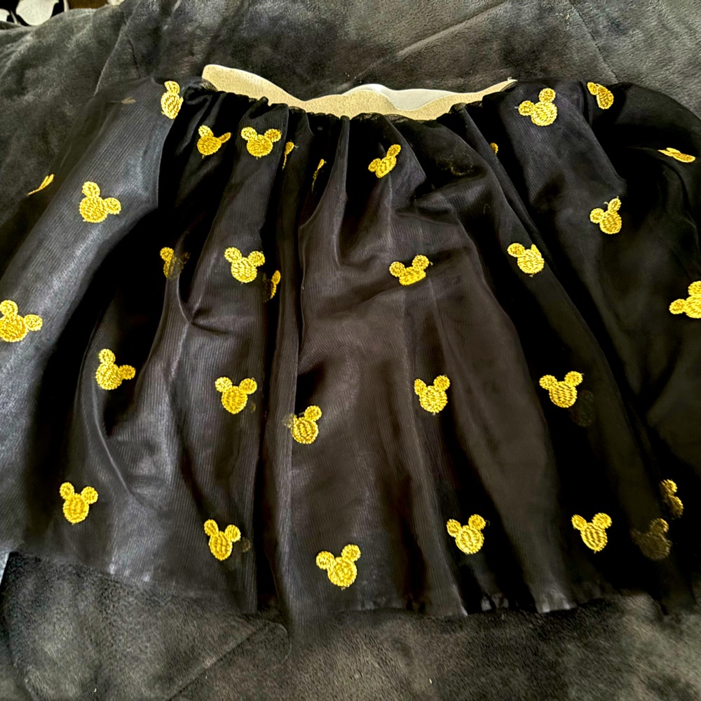 Hanna Andersson black and gold Disney skirt 10